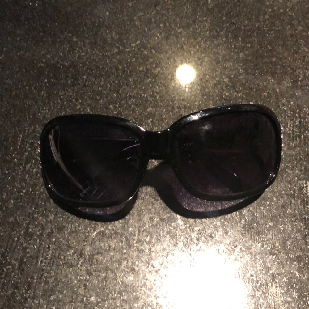 ✨SALE✨Rhinestone Sunglasses